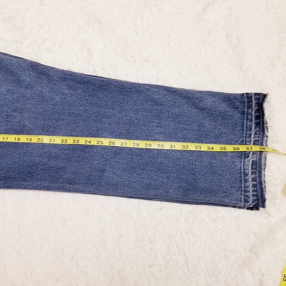 LEVI'S vintage mom high waisted denim jean - Picture 5 of 5